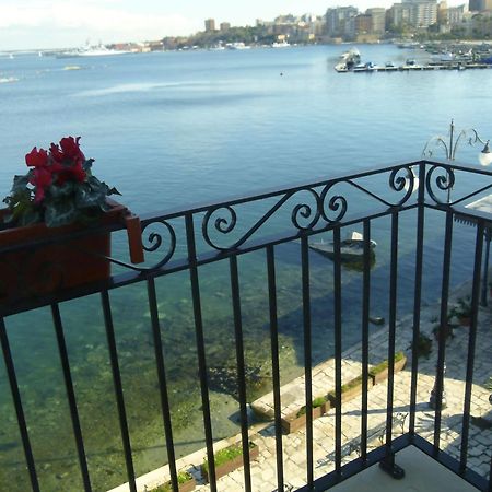 Albergo Del Sole Taranto Bagian luar foto