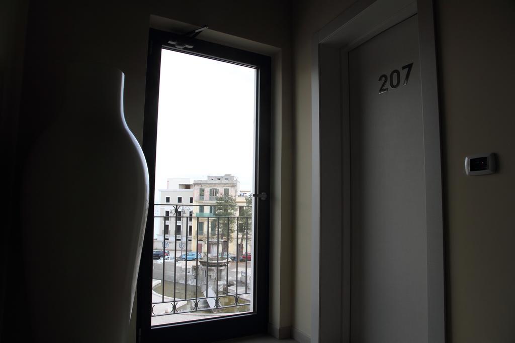 Albergo Del Sole Taranto Bagian luar foto