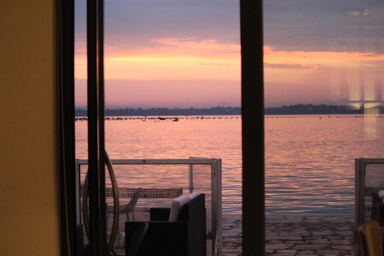 Albergo Del Sole Taranto Bagian luar foto
