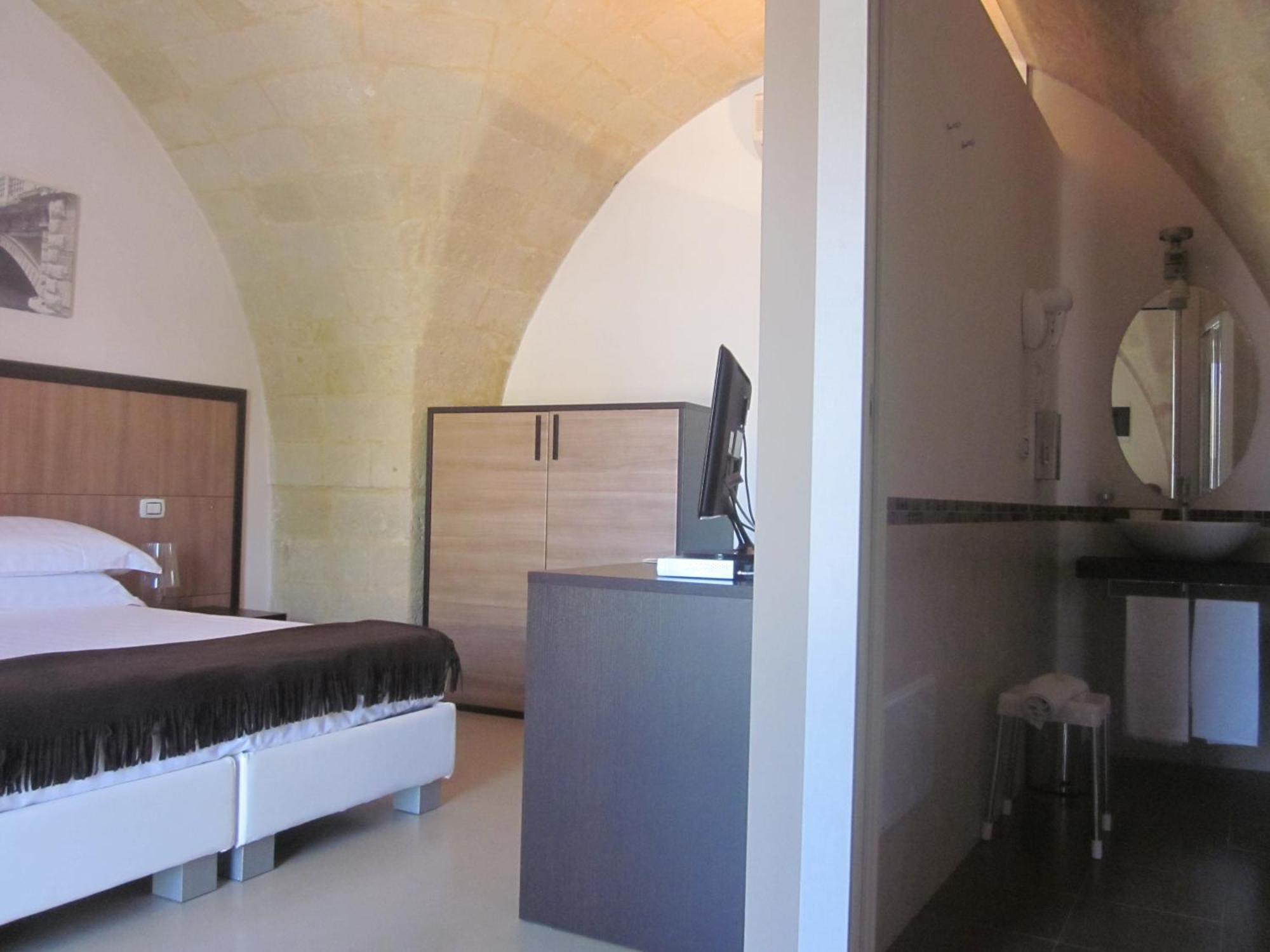 Albergo Del Sole Taranto Bagian luar foto