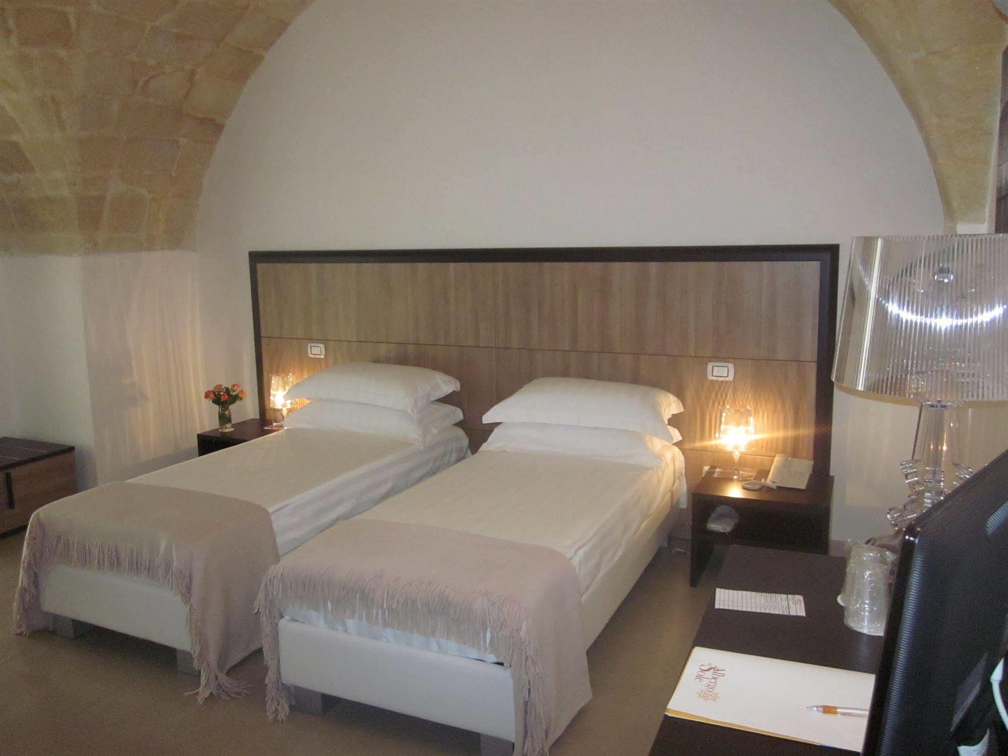 Albergo Del Sole Taranto Bagian luar foto