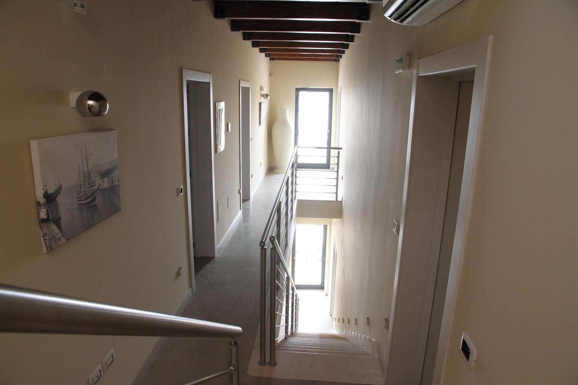 Albergo Del Sole Taranto Bagian luar foto